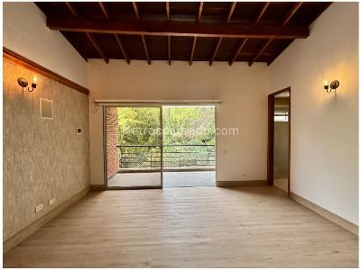 Casa de 3 alcobas en venta en Transversal Intermedia, Envigado, 233 m² · foto 16 de 20