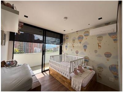 Apartamento de 3 alcobas en venta en El Poblado, Medellín, 230 m² · foto 15 de 16