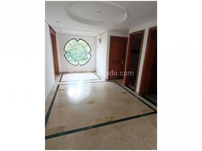 Apartamento de 3 alcobas en venta en El Poblado, Medellín, 250 m² · foto 3 de 20