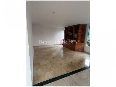 Apartamento de 3 alcobas en venta en El Poblado, Medellín, 250 m² · foto 4 de 20