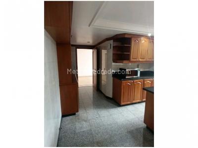 Apartamento de 3 alcobas en venta en El Poblado, Medellín, 250 m² · foto 7 de 20