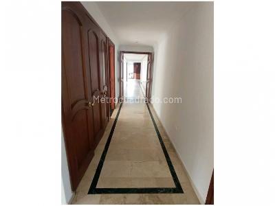 Apartamento de 3 alcobas en venta en El Poblado, Medellín, 250 m² · foto 12 de 20