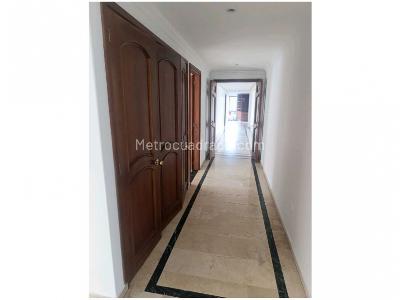 Apartamento de 3 alcobas en venta en El Poblado, Medellín, 250 m² · foto 15 de 20