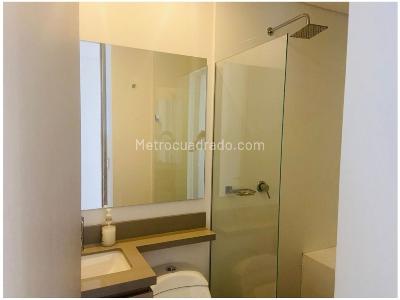 Apartamento de 2 alcobas en venta en El Poblado, Medellín, 79 m² · foto 9 de 9