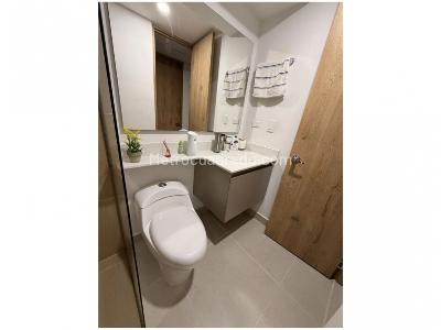 Apartamento de 2 alcobas en venta en El Poblado, Medellín, 73 m² · foto 3 de 17