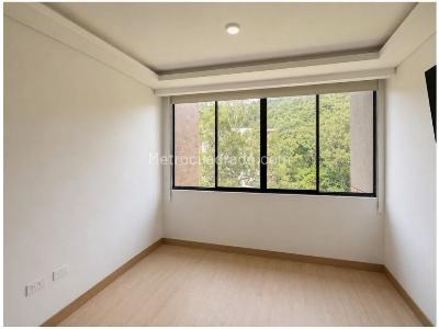 Apartamento de 2 alcobas en venta en El Poblado, Medellín, 73 m² · foto 12 de 17