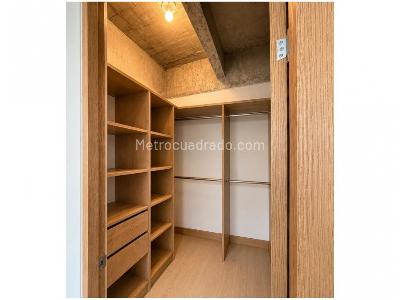 Apartamento de 2 alcobas en venta en El Poblado, Medellín, 73 m² · foto 13 de 17