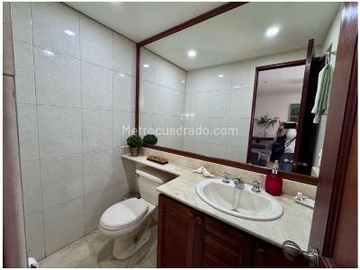 Apartamento de 3 alcobas en venta en El Poblado, Medellín, 179 m² · foto 3 de 20
