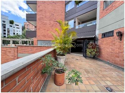 Apartamento de 3 alcobas en venta en El Poblado, Medellín, 179 m² · foto 10 de 20