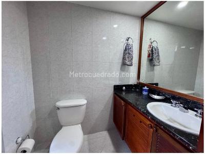 Apartamento de 3 alcobas en venta en El Poblado, Medellín, 179 m² · foto 15 de 20