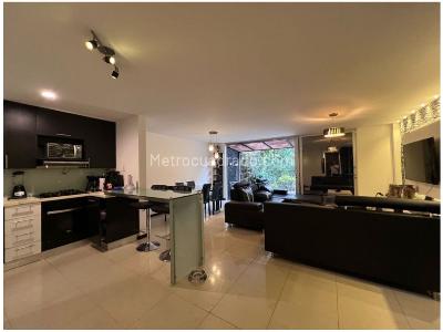 Casa de 3 alcobas en venta en Montesori, Envigado, 226 m² · foto 2 de 18