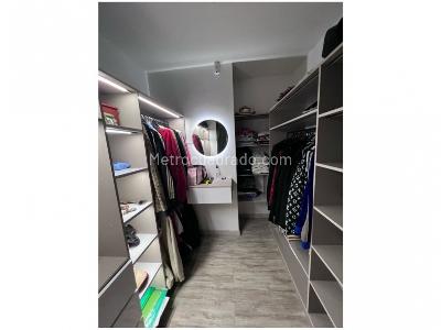 Casa de 3 alcobas en venta en Montesori, Envigado, 226 m² · foto 13 de 18