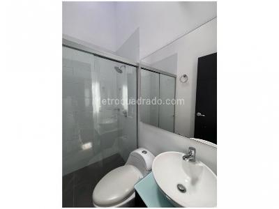 Casa de 3 alcobas en venta en Montesori, Envigado, 226 m² · foto 17 de 18
