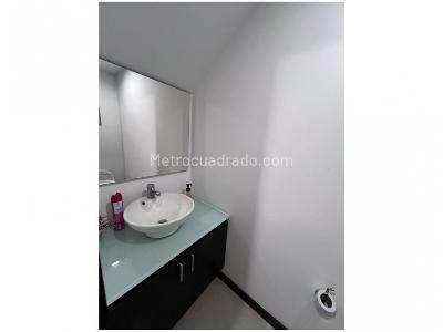 Casa de 3 alcobas en venta en Montesori, Envigado, 226 m² · foto 18 de 18