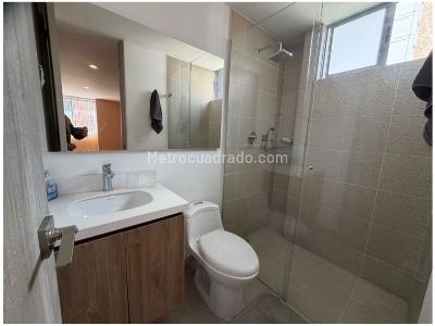 Apartamento de 2 alcobas en venta en El Poblado, Medellín, 79 m² · foto 6 de 20