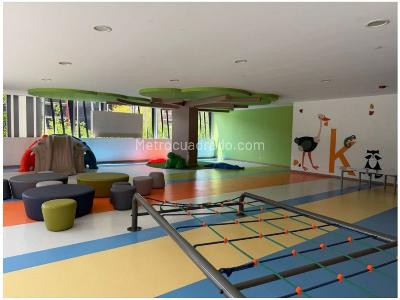 Apartamento de 2 alcobas en venta en El Poblado, Medellín, 79 m² · foto 13 de 20
