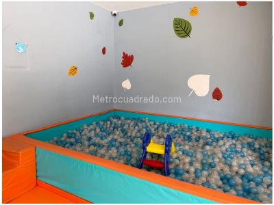 Apartamento de 2 alcobas en venta en El Poblado, Medellín, 79 m² · foto 14 de 20