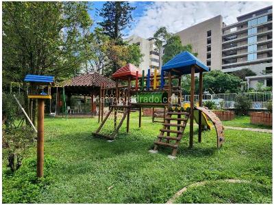 Apartamento en venta en El Poblado, Medellín · foto 15 de 18