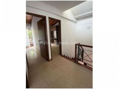 Casa de 4 alcobas en venta en Transversal Intermedia, Envigado, 217 m² · foto 9 de 20