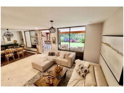 Casa de 4 alcobas en venta en Transversal Intermedia, Envigado, 217 m² · foto 16 de 20