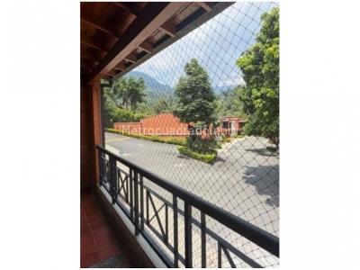 Casa de 4 alcobas en venta en Transversal Intermedia, Envigado, 217 m² · foto 18 de 20