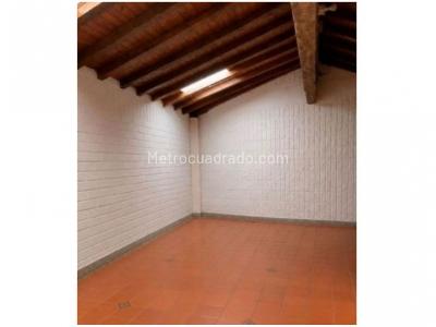 Casa de 4 alcobas en venta en Transversal Intermedia, Envigado, 217 m² · foto 19 de 20