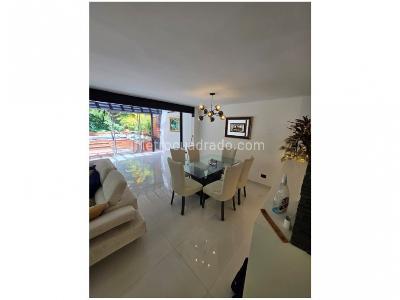 Casa de 3 alcobas en venta en El Poblado, Medellín, 229 m² · foto 4 de 18