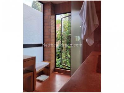 Casa de 3 alcobas en venta en Loma De Las Brujas, Envigado, 201 m² · foto 18 de 20