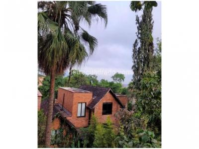 Casa de 3 alcobas en venta en Loma De Las Brujas, Envigado, 201 m² · foto 19 de 20