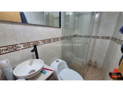 Casa en venta en Itagui, Itagüí · foto 3 de 17