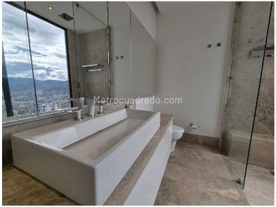 Apartamento de 2 alcobas en venta en El Poblado, Medellín, 355 m² · foto 19 de 20