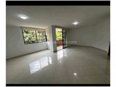 Apartamento de 3 alcobas en venta en Laureles, Medellín, 126 m² · foto 3 de 10