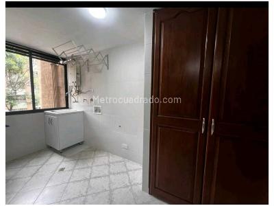 Apartamento de 3 alcobas en venta en Laureles, Medellín, 126 m² · foto 5 de 10