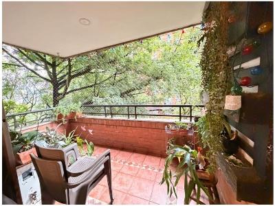 Apartamento de 3 alcobas en venta en El Poblado, Medellín, 165 m² · foto 2 de 14