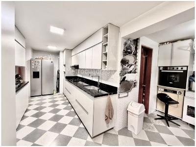 Apartamento de 3 alcobas en venta en El Poblado, Medellín, 165 m² · foto 7 de 14