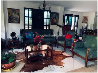 Casa de 4 alcobas en venta en La Doctora, Sabaneta, 282 m² · foto 4 de 20