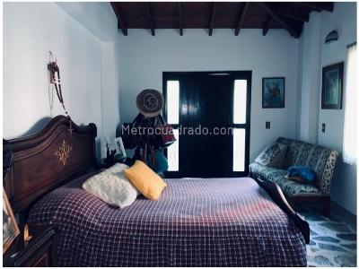 Casa de 4 alcobas en venta en La Doctora, Sabaneta, 282 m² · foto 11 de 20
