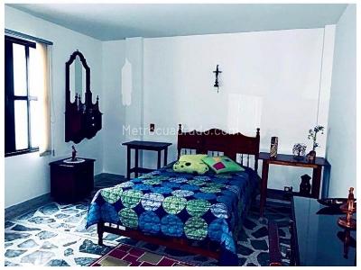 Casa de 4 alcobas en venta en La Doctora, Sabaneta, 282 m² · foto 17 de 20