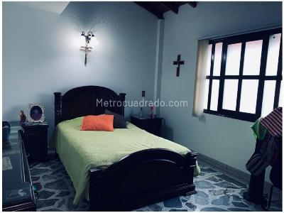 Casa de 4 alcobas en venta en La Doctora, Sabaneta, 282 m² · foto 18 de 20