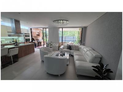 Casa de 4 alcobas en venta en El Escobero, Envigado, 224 m² · foto 2 de 20
