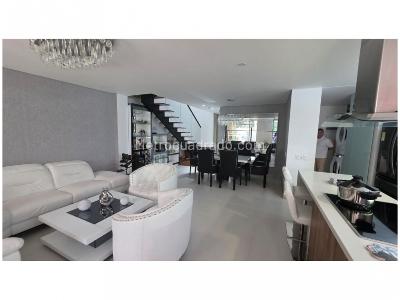 Casa de 4 alcobas en venta en El Escobero, Envigado, 224 m² · foto 13 de 20