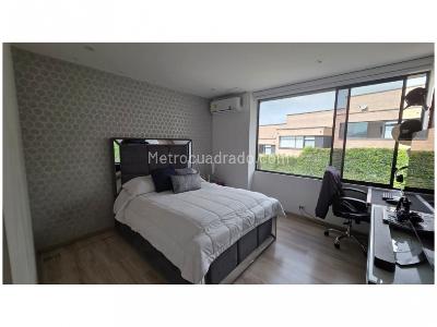 Casa de 4 alcobas en venta en El Escobero, Envigado, 224 m² · foto 16 de 20