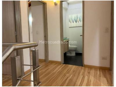 Casa de 3 alcobas en venta en Intermedia, Envigado, 250 m² · foto 3 de 11