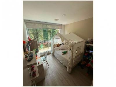Casa de 3 alcobas en venta en Loma El Atravesado, Envigado, 270 m² · foto 8 de 20