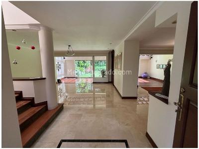 Casa de 3 alcobas en venta en El Poblado, Medellín, 257 m² · foto 2 de 20