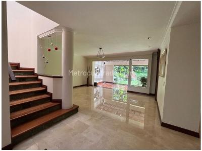 Casa de 3 alcobas en venta en El Poblado, Medellín, 257 m² · foto 3 de 20