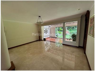 Casa de 3 alcobas en venta en El Poblado, Medellín, 257 m² · foto 5 de 20