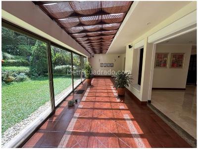 Casa de 3 alcobas en venta en El Poblado, Medellín, 257 m² · foto 9 de 20