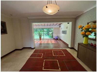 Casa de 3 alcobas en venta en El Poblado, Medellín, 257 m² · foto 17 de 20