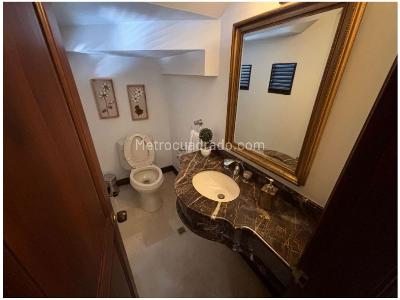 Casa de 3 alcobas en venta en El Poblado, Medellín, 257 m² · foto 19 de 20